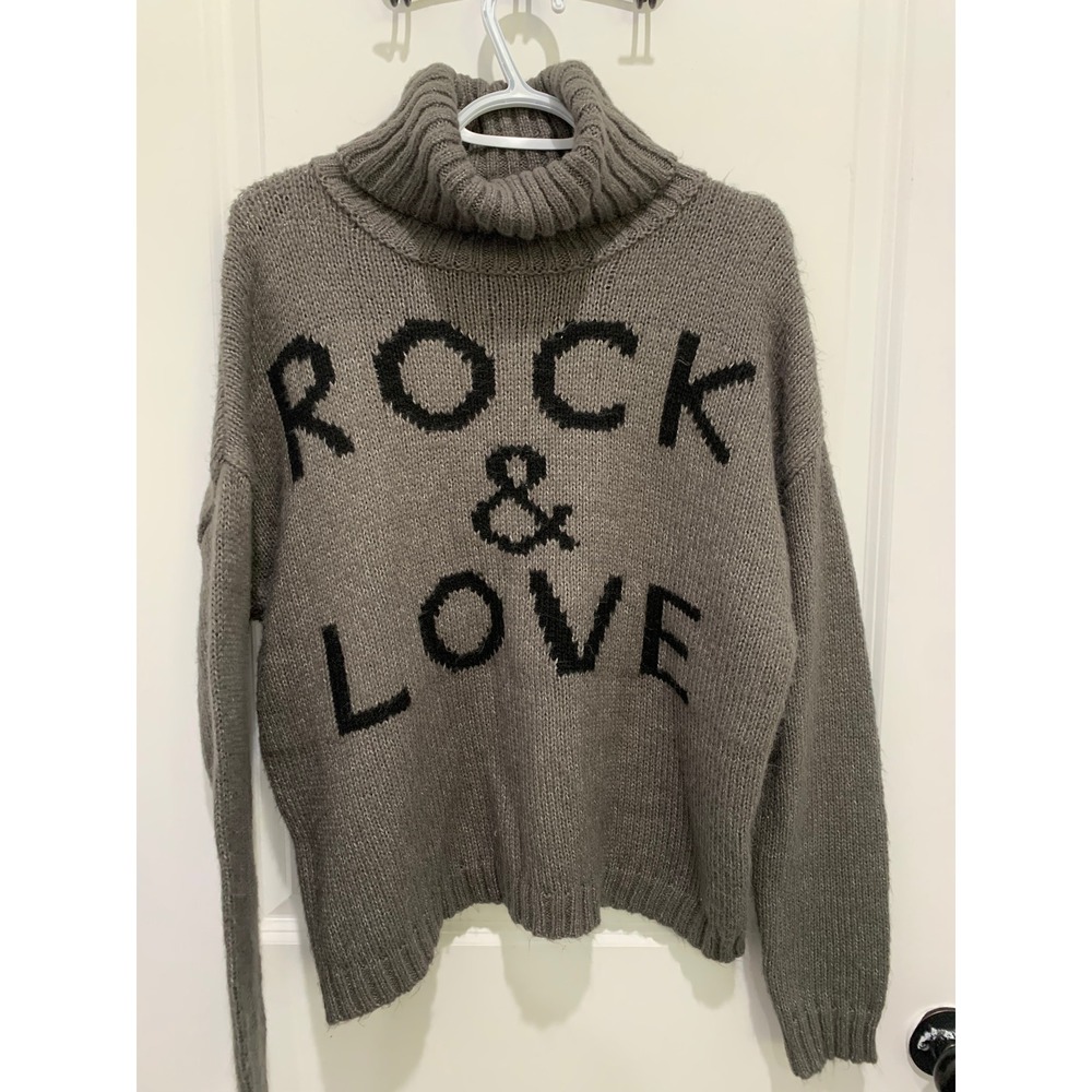 Elan Rock & Love Gray Turtleneck Graphic Sweater Size M SW10503